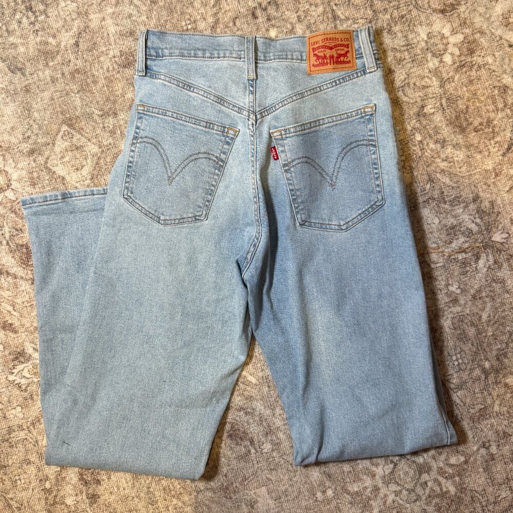 Levis Ribcage Straight Light Wash Jeans - size 29 - Picture 8 of 8